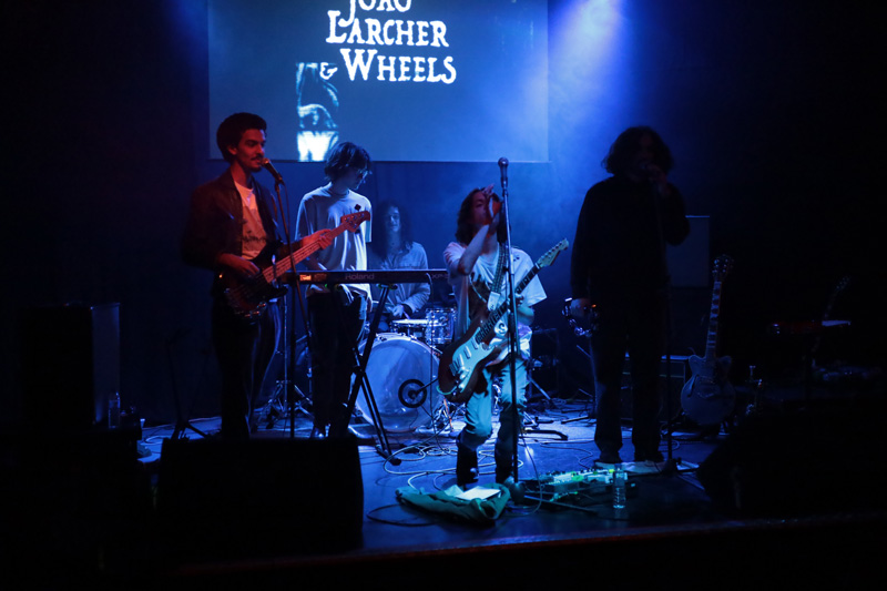 Performance ao vivo com Wheels